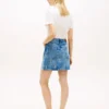 Allover-Crest-Minirock aus Denim mit hoher Taille Allover-Crest-Minirock aus Denim mit hoher Taille