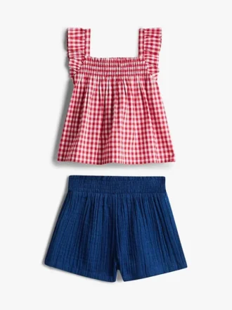 Babys-Set aus Gingham-Oberteil und Shorts Babys-Set aus Gingham-Oberteil und Shorts