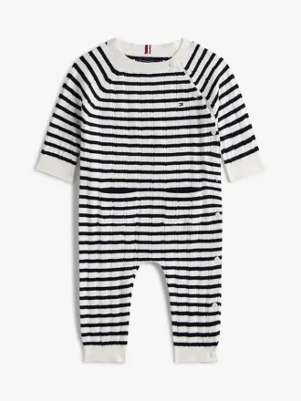 Babys-Strampler aus gestreiftem Zopfstrick Babys-Strampler aus gestreiftem Zopfstrick