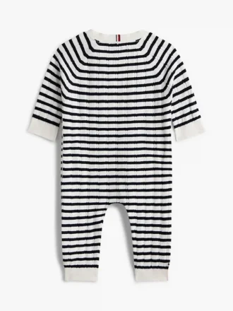 Babys-Strampler aus gestreiftem Zopfstrick Babys-Strampler aus gestreiftem Zopfstrick