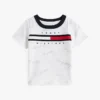 Babys-T-Shirt mit charakteristischem Flaggenstreifen-Logo Babys-T-Shirt mit charakteristischem Flaggenstreifen-Logo