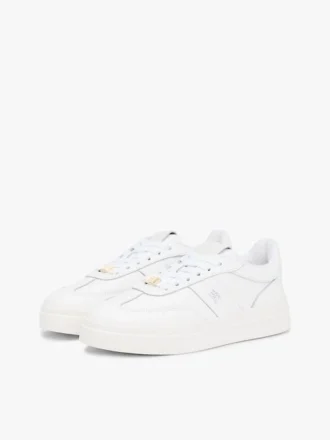 Court-Sneaker aus genarbtem Leder