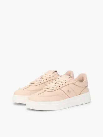 Court-Sneaker aus genarbtem Leder