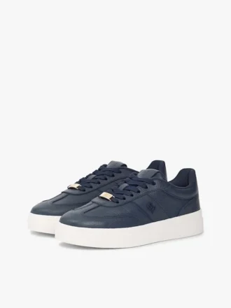 Court-Sneaker aus genarbtem Leder