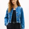 Damenjacke aus Denim mit mittlerer Waschung Damenjacke aus Denim mit mittlerer Waschung