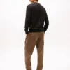 Einfarbiger Pullover mit V-Ausschnitt und Logo