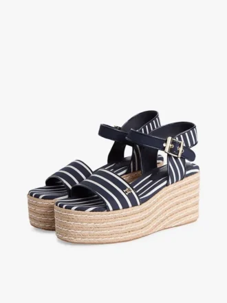 Espadrille mit Keilabsatz und bretonischen Streifen Espadrille mit Keilabsatz und bretonischen Streifen