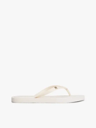 Flip-Flops mit Monogramm-Metallbeschlägen Flip-Flops mit Monogramm-Metallbeschlägen