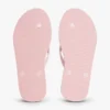 Flip-Flops mit Monogramm-Metallbeschlägen Flip-Flops mit Monogramm-Metallbeschlägen
