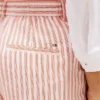 Gestreifte Bermudashorts aus Voile Gestreifte Bermudashorts aus Voile