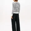 Gestreifter Pullover mit V-Ausschnitt Gestreifter Pullover mit V-Ausschnitt