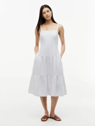 Gestreiftes Midi-Kleid aus Leinenmischung mit Stufenschnitt