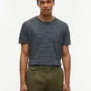 Gestreiftes T-Shirt aus Leinenmischung mit Tasche Gestreiftes T-Shirt aus Leinenmischung mit Tasche