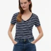 Gestreiftes V-Ausschnitt-T-Shirt „Favorite“ Gestreiftes V-Ausschnitt-T-Shirt „Favorite“