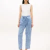 Gingham-Seersucker-Hose mit Gürtel und konischem Schnitt Gingham-Seersucker-Hose mit Gürtel und konischem Schnitt