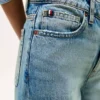 Hoch taillierte Jeans mit weitem Bein Hoch taillierte Jeans mit weitem Bein