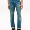 Jeans mit Schnallenverschluss Jeans mit Schnallenverschluss
