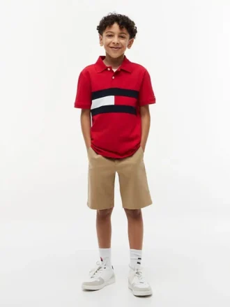 Kinder-Polohemd mit Farbblock-Flaggenmuster aus Stretch Kinder-Polohemd mit Farbblock-Flaggenmuster aus Stretch