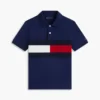Kinder-Polohemd mit Farbblock-Flaggenmuster aus Stretch Kinder-Polohemd mit Farbblock-Flaggenmuster aus Stretch