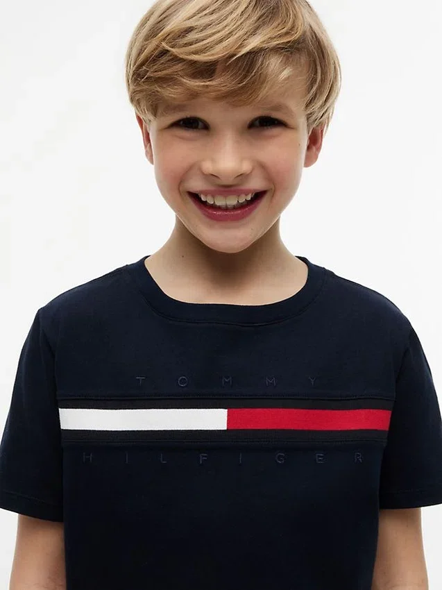 Kinder-T-Shirt mit Flaggenstreifen-Logo Kinder-T-Shirt mit Flaggenstreifen-Logo