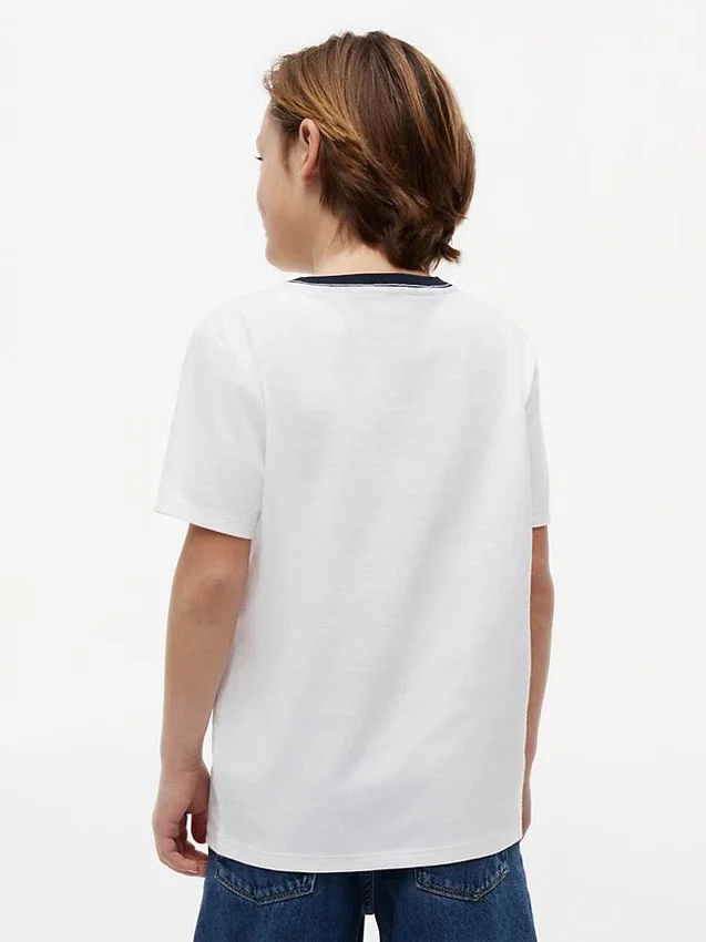 Kinder-T-Shirt mit Flaggenstreifen-Logo Kinder-T-Shirt mit Flaggenstreifen-Logo