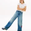 Kinder-T-Shirt mit gestickten Sternen und Rippbündchen Kinder-T-Shirt mit gestickten Sternen und Rippbündchen