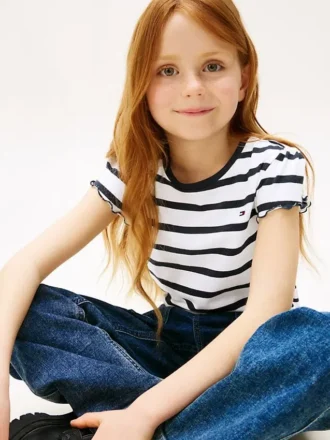 Kinder-T-Shirt mit Streifen und Rüschenärmeln Kinder-T-Shirt mit Streifen und Rüschenärmeln