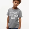 Kinder-T-Shirt mit Varsity-Logo Kinder-T-Shirt mit Varsity-Logo