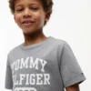 Kinder-T-Shirt mit Varsity-Logo Kinder-T-Shirt mit Varsity-Logo