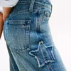 Kinderjeans mit Sternmotiv, hohem Bund und weitem Bein Kinderjeans mit Sternmotiv, hohem Bund und weitem Bein