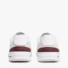 Klassischer Laufsneaker aus Wildleder