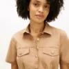 Kurzärmeliges Utility-Shirtkleid mit Gürtel Kurzärmeliges Utility-Shirtkleid mit Gürtel