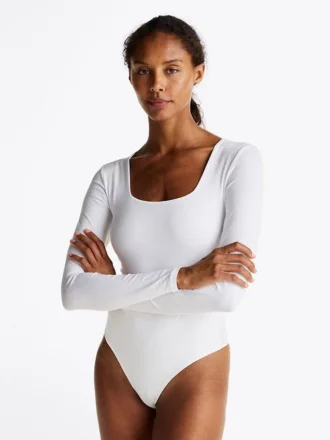 Langärmeliger Body mit quadratischem Ausschnitt