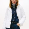 Leichte, wattierte Steppjacke mit Kapuze Leichte, wattierte Steppjacke mit Kapuze