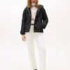Leichte, wattierte Steppjacke mit Kapuze Leichte, wattierte Steppjacke mit Kapuze