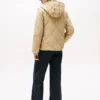 Leichte, wattierte Steppjacke mit Kapuze Leichte, wattierte Steppjacke mit Kapuze