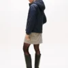 Leichte, wattierte Steppjacke mit Kapuze Leichte, wattierte Steppjacke mit Kapuze