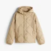 Leichte, wattierte Steppjacke mit Kapuze Leichte, wattierte Steppjacke mit Kapuze