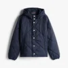 Leichte, wattierte Steppjacke mit Kapuze Leichte, wattierte Steppjacke mit Kapuze