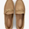 Loafer aus Wildleder mit Kettenverzierung