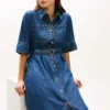 Midi-Jeanskleid mit Gürtel Midi-Jeanskleid mit Gürtel