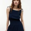 Midi-Kleid aus Seersucker mit Stufen Midi-Kleid aus Seersucker mit Stufen