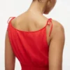 Midi-Kleid aus Seersucker mit Stufen Midi-Kleid aus Seersucker mit Stufen
