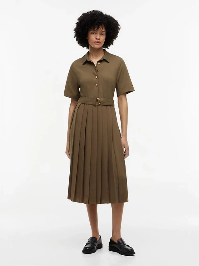 Midi-Kleid aus verschiedenen Materialien mit Plissee Midi-Kleid aus verschiedenen Materialien mit Plissee