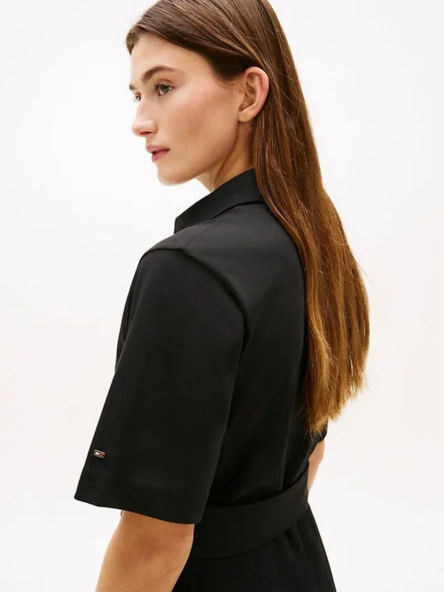 Midi-Kleid aus verschiedenen Materialien mit Plissee Midi-Kleid aus verschiedenen Materialien mit Plissee