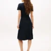 Midi-Polokleid mit Gürtel und Zierstreifen Midi-Polokleid mit Gürtel und Zierstreifen