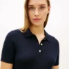 Mini-Polo-Kleid aus Rippstrick mit goldenen Knöpfen Mini-Polo-Kleid aus Rippstrick mit goldenen Knöpfen