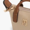 Monogramm-Geldbörse als Taschenanhänger