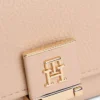 Monogramm-Verschluss, genarbte Dreifach-Geldbörse Monogramm-Verschluss, genarbte Dreifach-Geldbörse