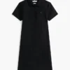 Polo-Kleid aus Stretch-Baumwolle in klassischer Passform Polo-Kleid aus Stretch-Baumwolle in klassischer Passform